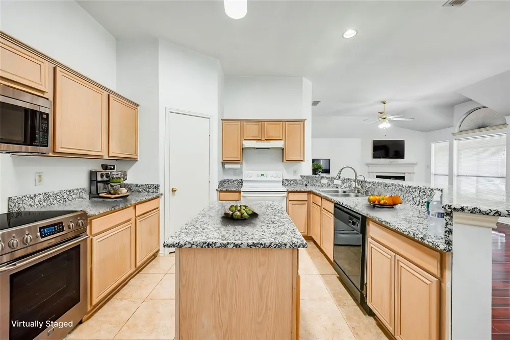 700 N Emma Drive Arlington, TX 76002