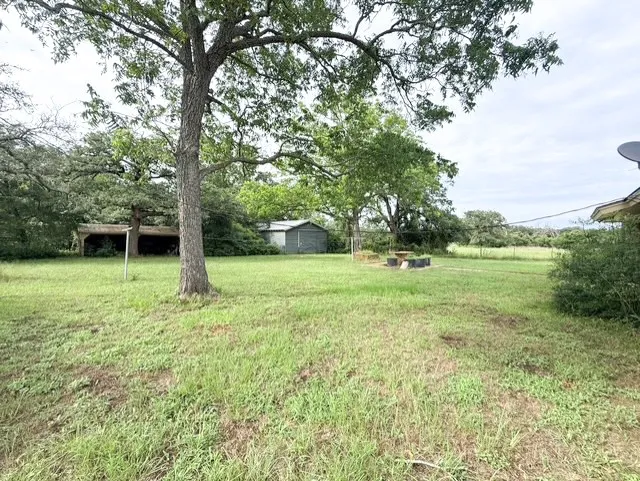 1250 Fm 112 Lexington, TX 78947