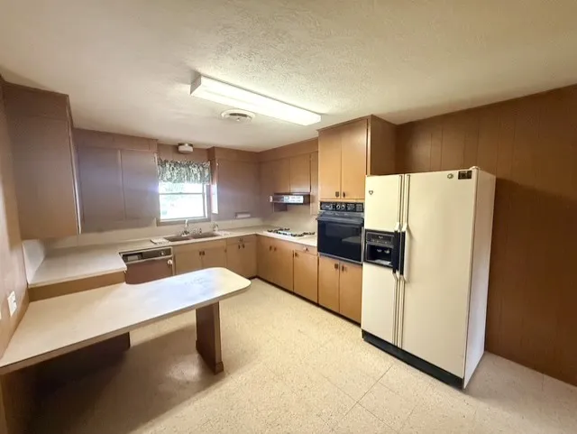 1250 Fm 112 Lexington, TX 78947