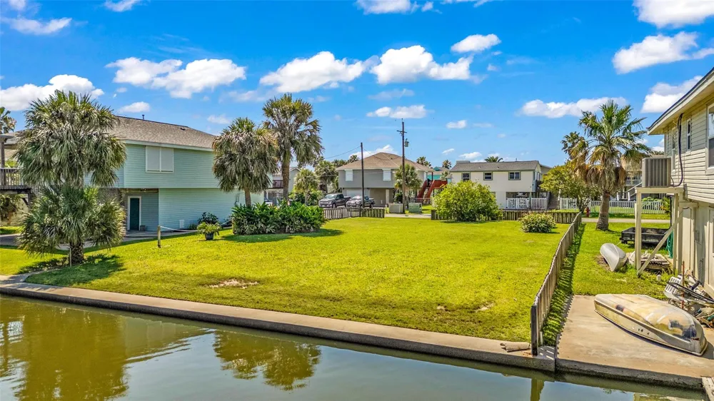16530 Nassau Way Jamaica Beach, TX 77554