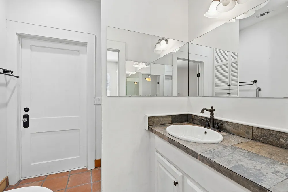 1232 Spruce Street Lockhart, TX 78644