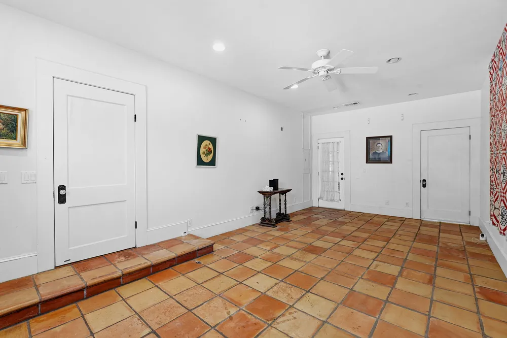 1232 Spruce Street Lockhart, TX 78644