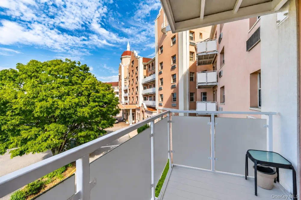 2 Richmond Road #3R Lido Beach, NY 11561