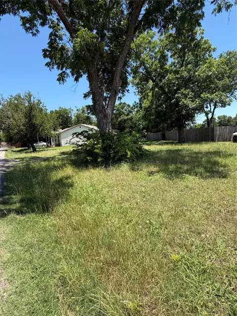 409 E Alamo Street