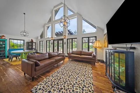 1122 County Road 3750