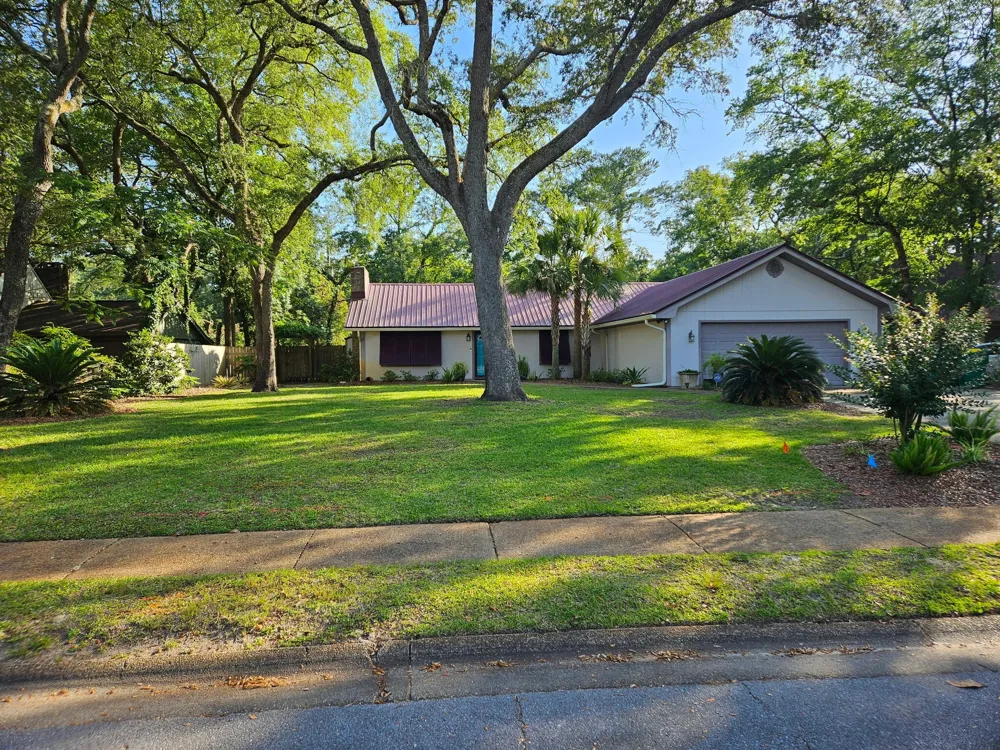 952 Rue De Palms
