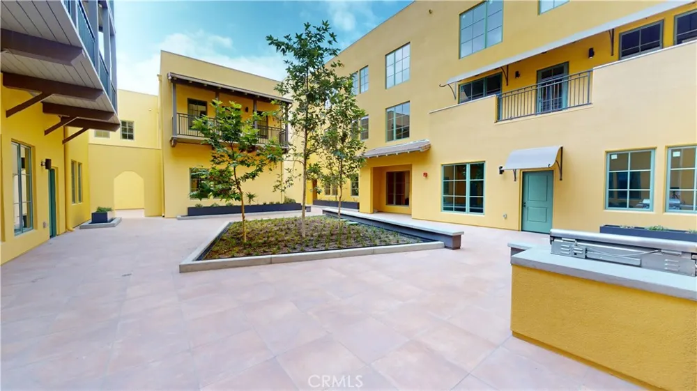 1878 E Walnut Street #319 Pasadena, CA 91107