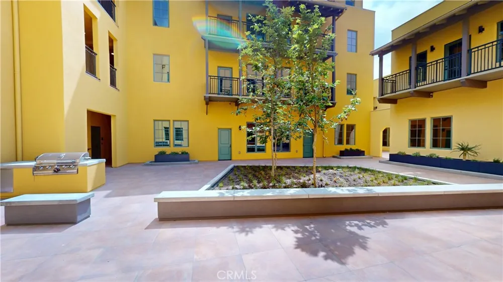 1878 E Walnut Street #319 Pasadena, CA 91107