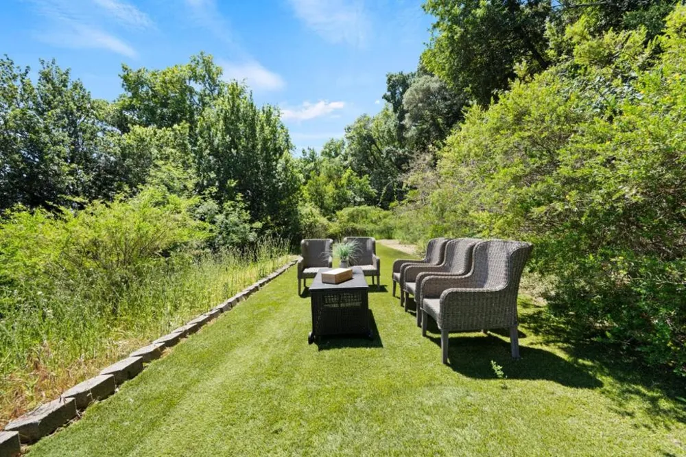 220 Robin Road Hillsborough, CA 94010