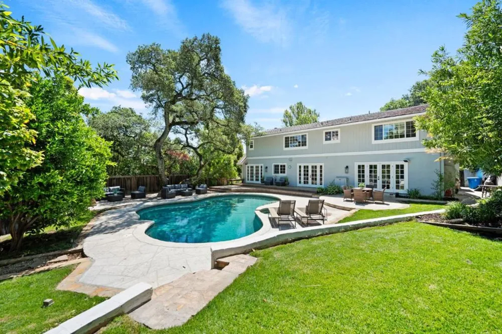 220 Robin Road Hillsborough, CA 94010