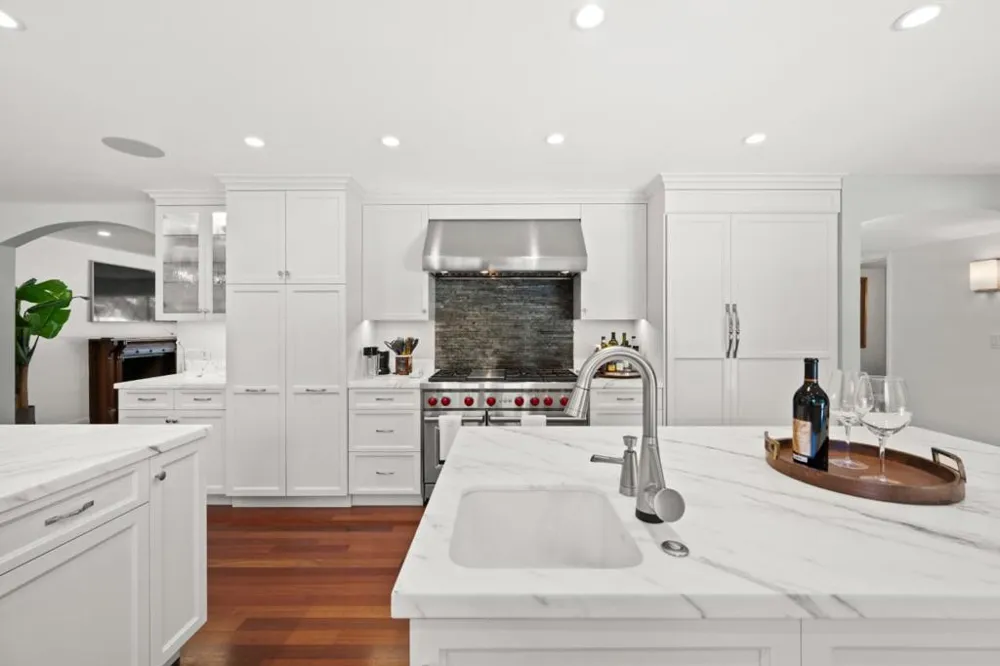 220 Robin Road Hillsborough, CA 94010
