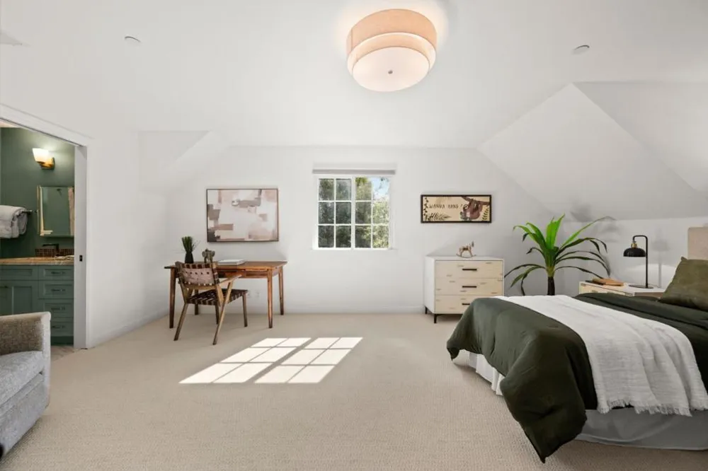 220 Robin Road Hillsborough, CA 94010