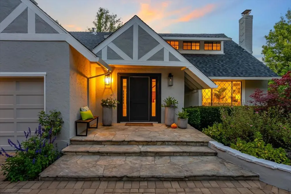 220 Robin Road Hillsborough, CA 94010