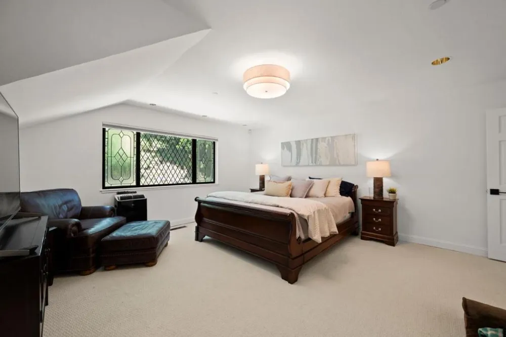 220 Robin Road Hillsborough, CA 94010