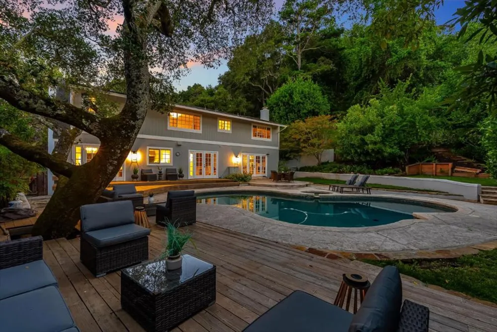 220 Robin Road Hillsborough, CA 94010