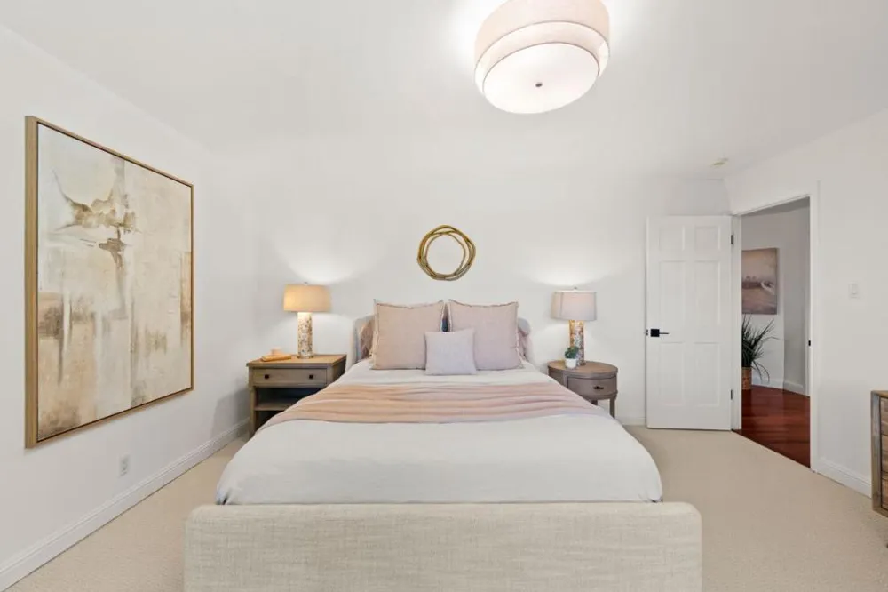 220 Robin Road Hillsborough, CA 94010