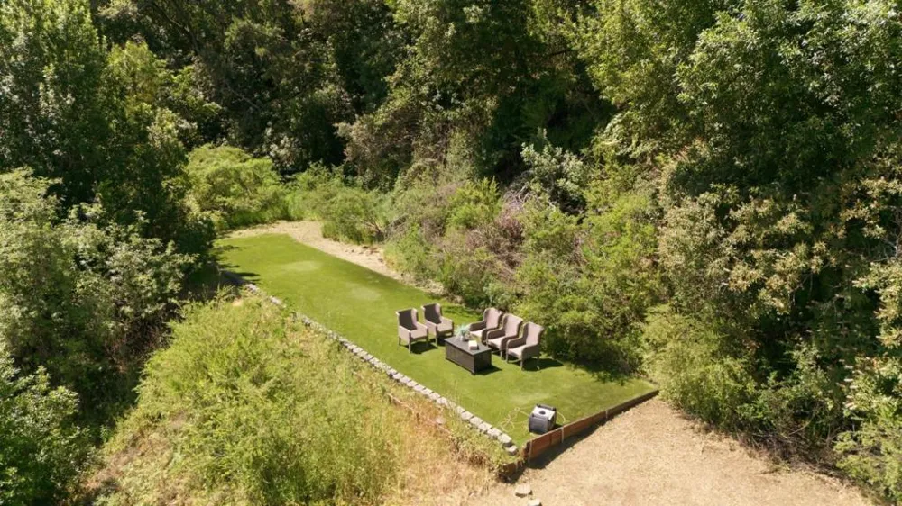 220 Robin Road Hillsborough, CA 94010