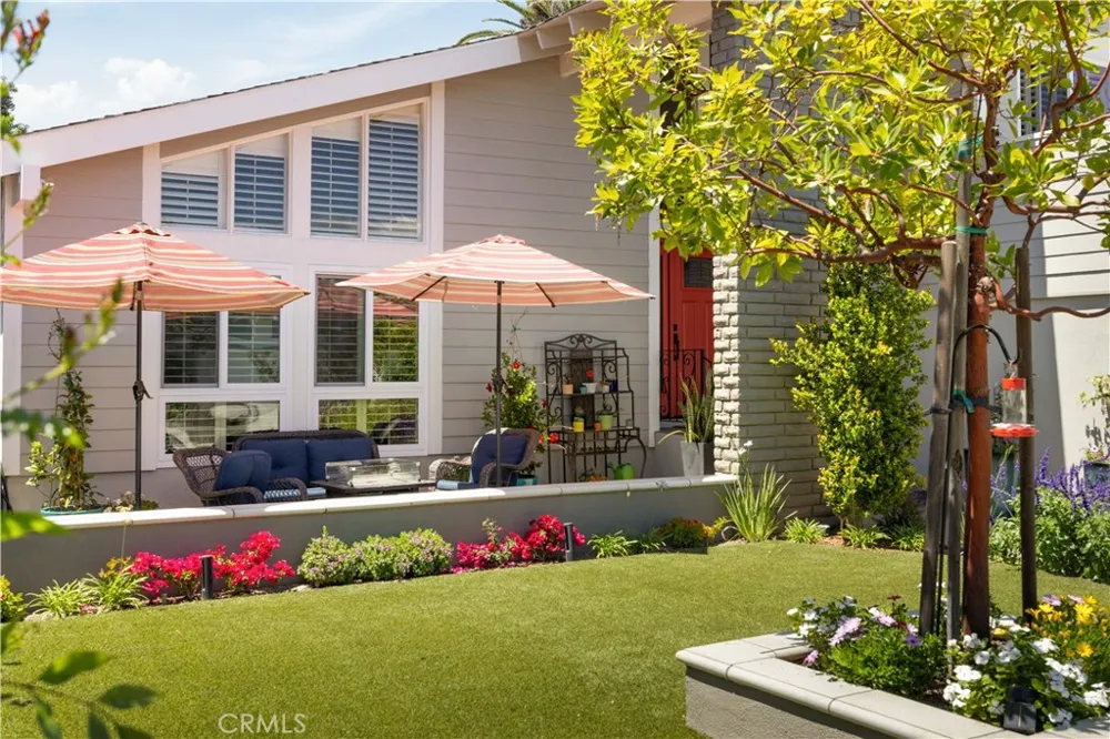 16541 Charleyville Huntington Beach, CA 92649