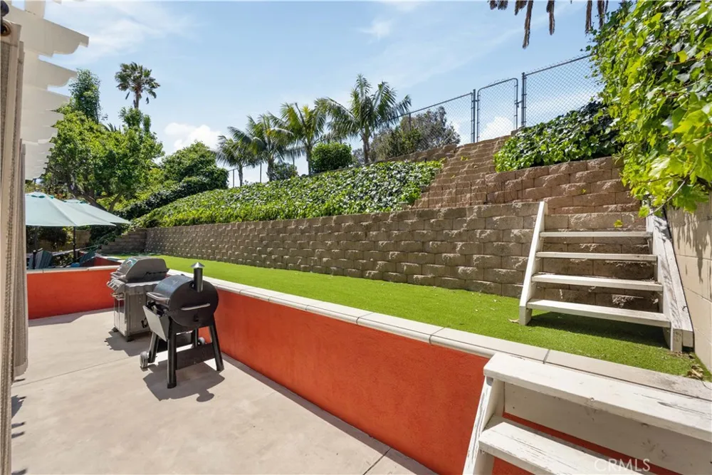 16541 Charleyville Huntington Beach, CA 92649