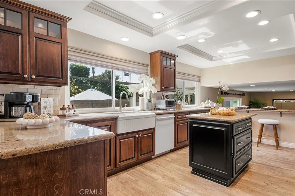 16541 Charleyville Huntington Beach, CA 92649