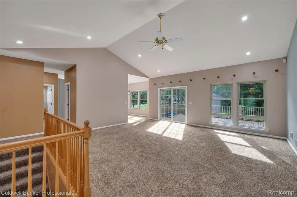 604 Carriage Way Davison City, MI 48423