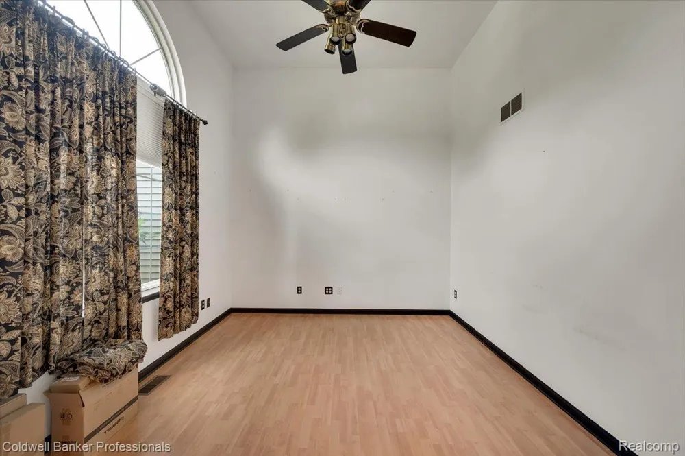 604 Carriage Way Davison City, MI 48423