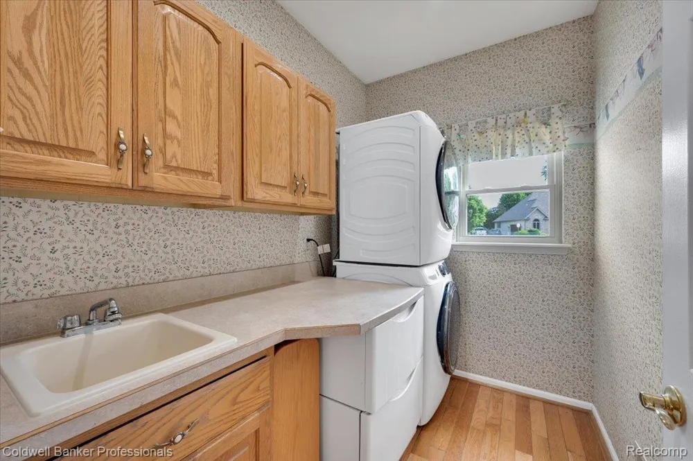 604 Carriage Way Davison City, MI 48423