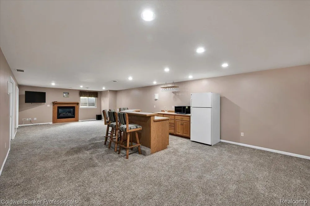604 Carriage Way Davison City, MI 48423