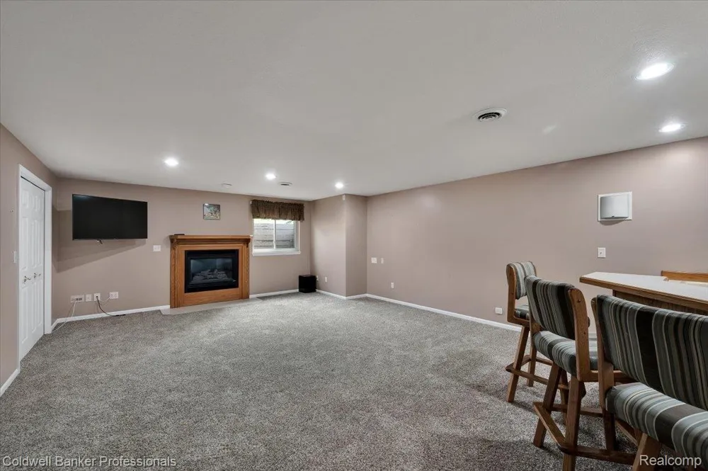 604 Carriage Way Davison City, MI 48423