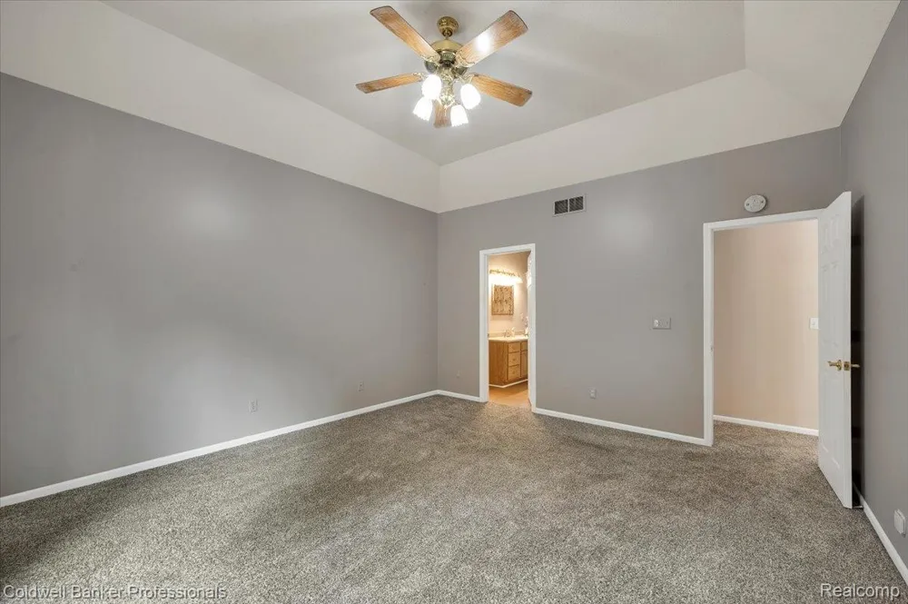604 Carriage Way Davison City, MI 48423