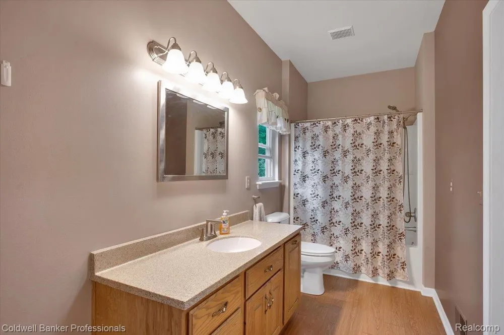 604 Carriage Way Davison City, MI 48423