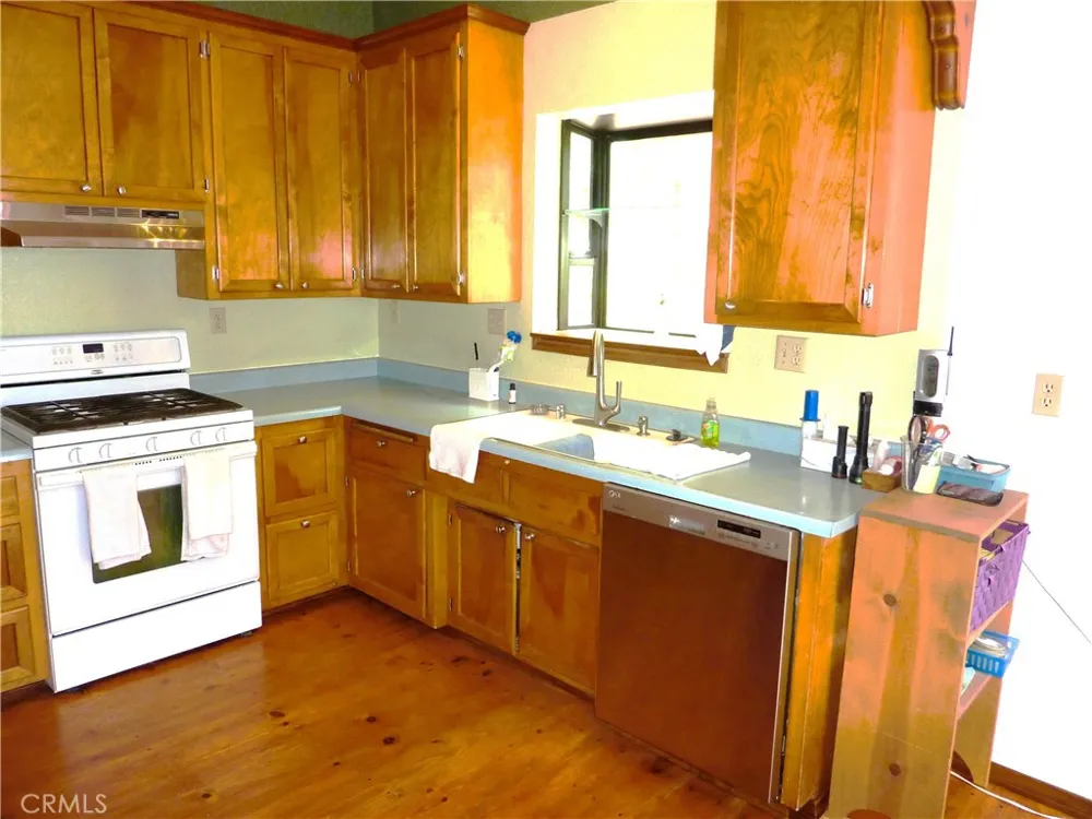 21531 Sawpit Canyon Road Cedarpines Park, CA 92322