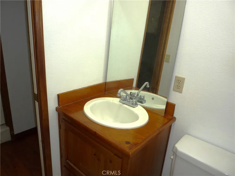 21531 Sawpit Canyon Road Cedarpines Park, CA 92322