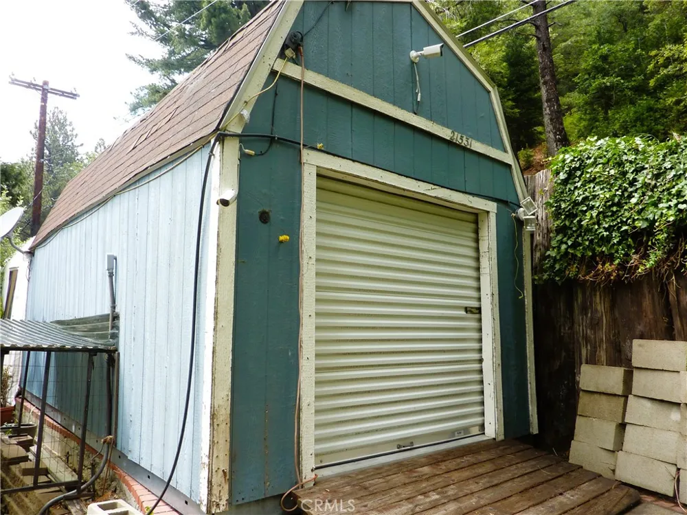 21531 Sawpit Canyon Road Cedarpines Park, CA 92322
