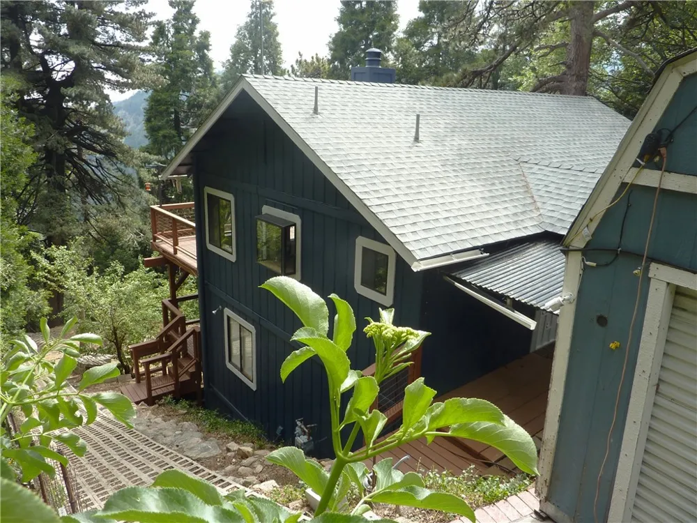21531 Sawpit Canyon Road Cedarpines Park, CA 92322
