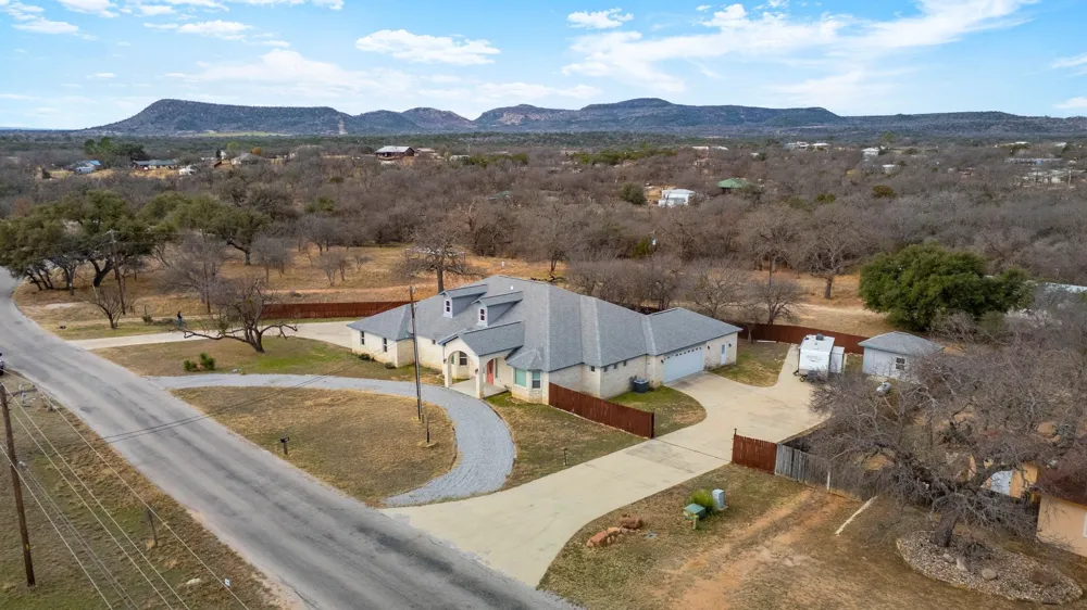 625 Skyline Drive Kingsland, TX 78639