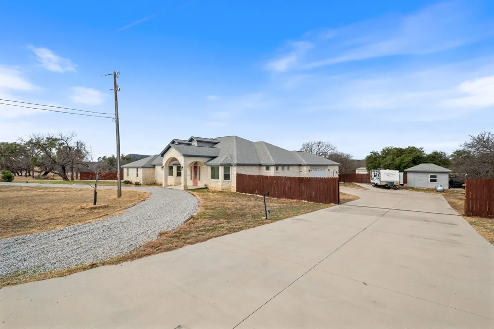 625 Skyline Drive Kingsland, TX 78639