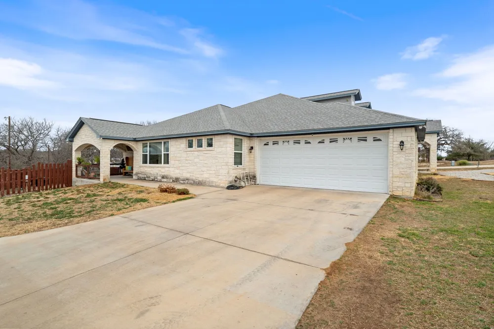 625 Skyline Drive Kingsland, TX 78639