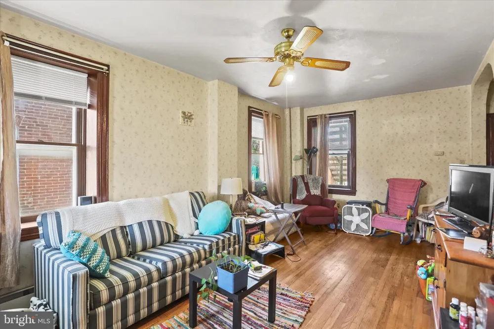 1228 BROADWAY Hanover, PA 17331
