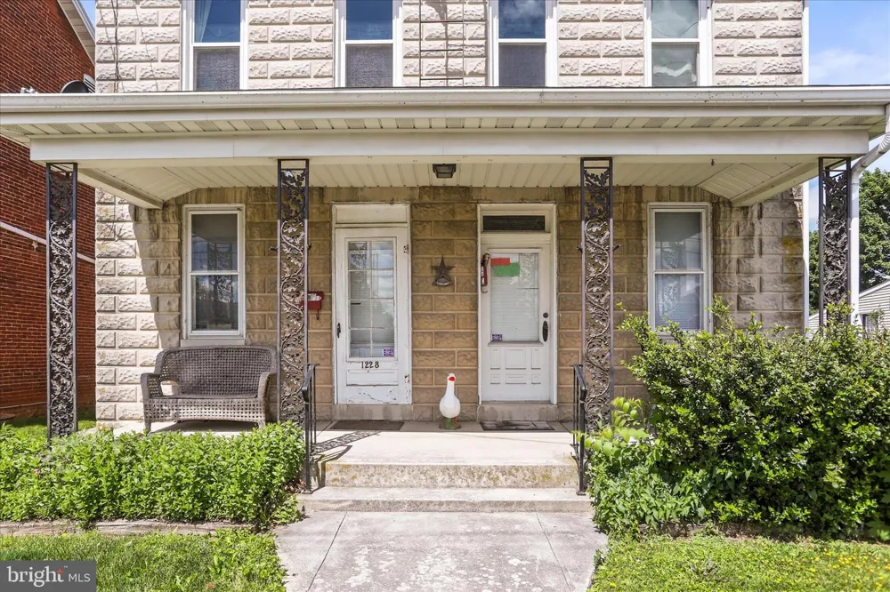1228 BROADWAY Hanover, PA 17331