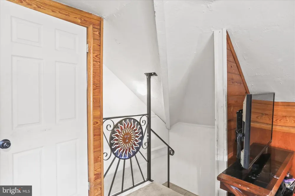 1228 BROADWAY Hanover, PA 17331