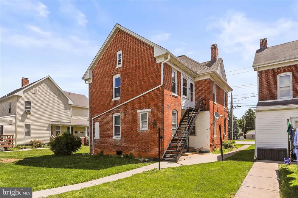 1228 BROADWAY Hanover, PA 17331