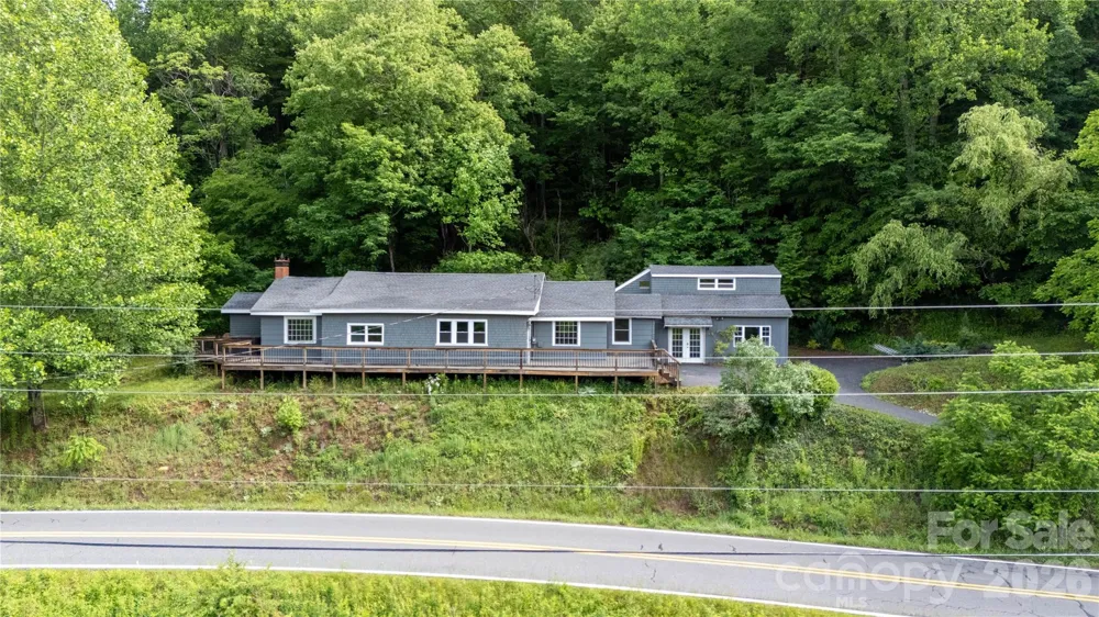 3477 Cane Creek Road Bakersville, NC 28705