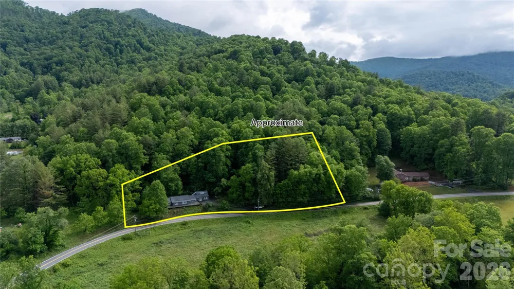 3477 Cane Creek Road Bakersville, NC 28705
