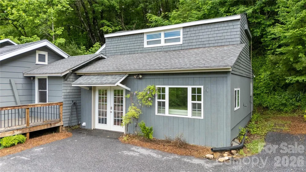 3477 Cane Creek Road Bakersville, NC 28705