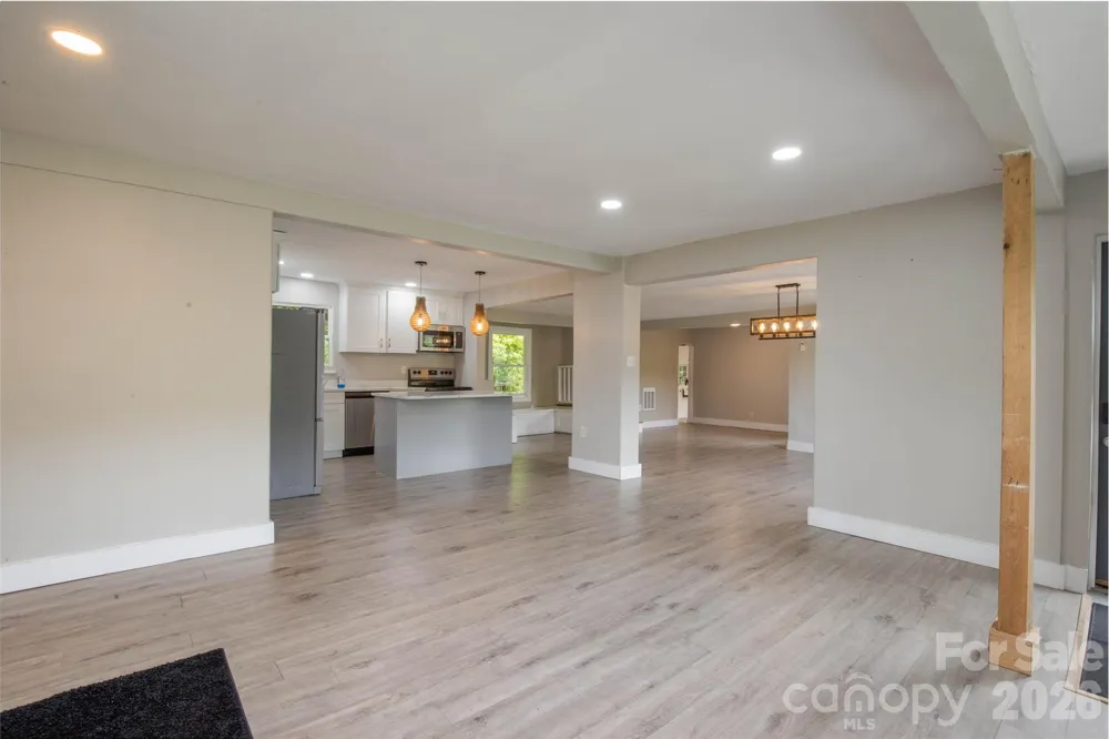 3477 Cane Creek Road Bakersville, NC 28705