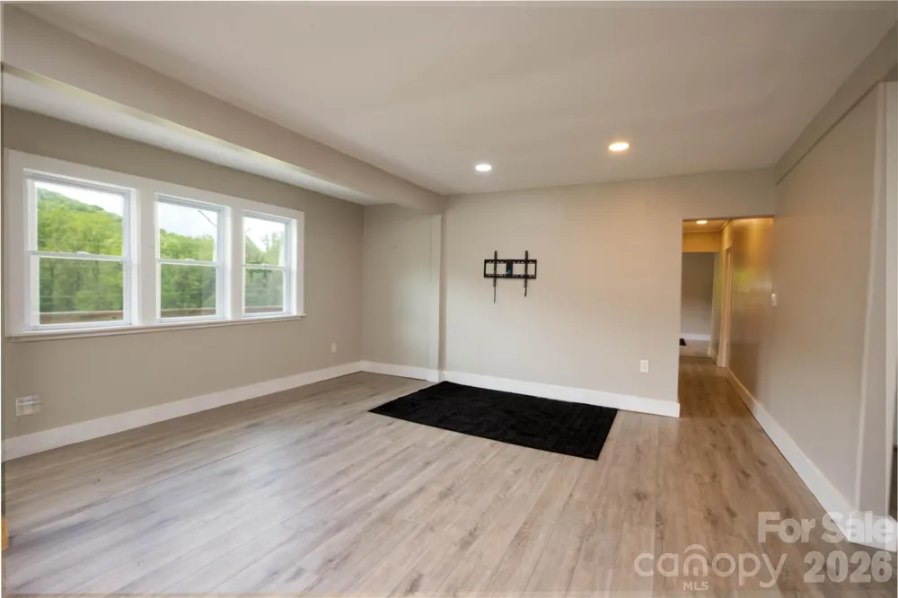 3477 Cane Creek Road Bakersville, NC 28705