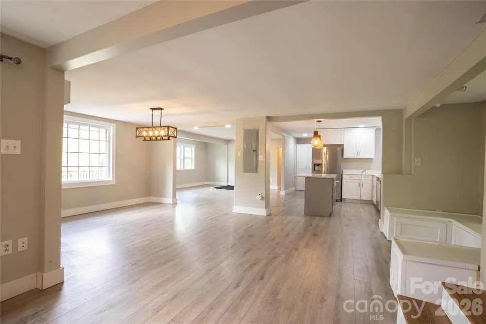 3477 Cane Creek Road Bakersville, NC 28705