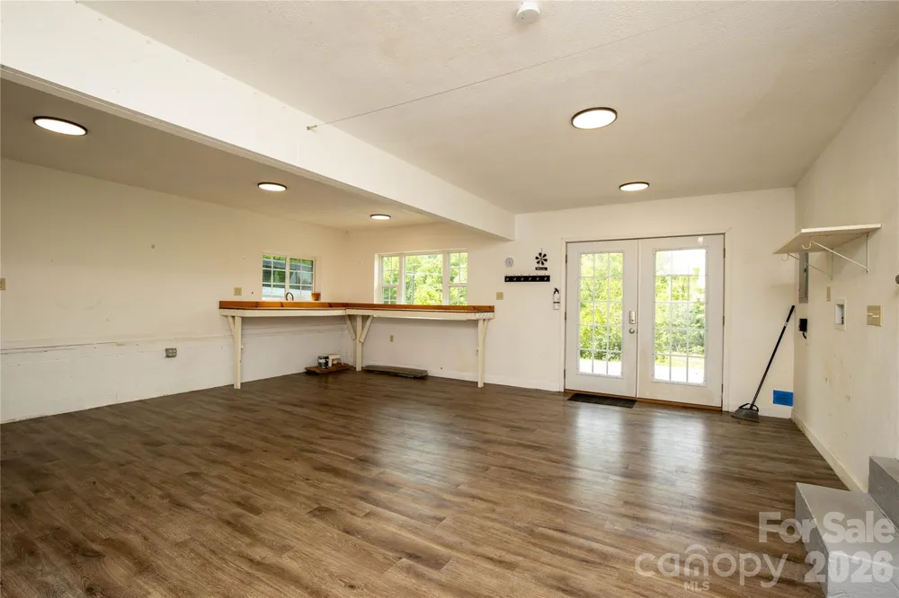 3477 Cane Creek Road Bakersville, NC 28705