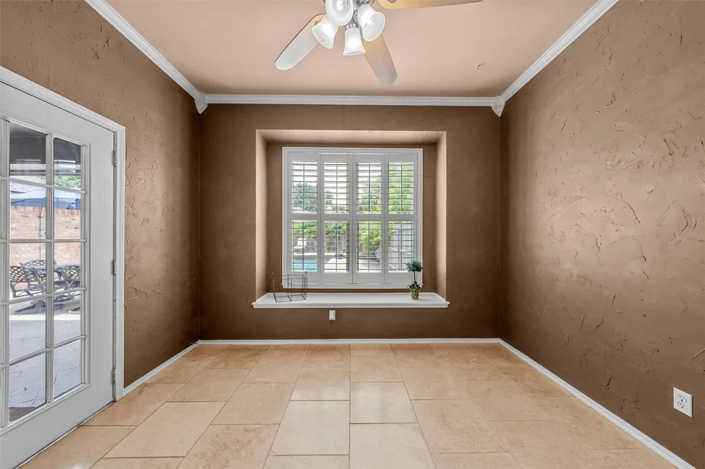 9406 Wildflower Drive Woodway, TX 76712